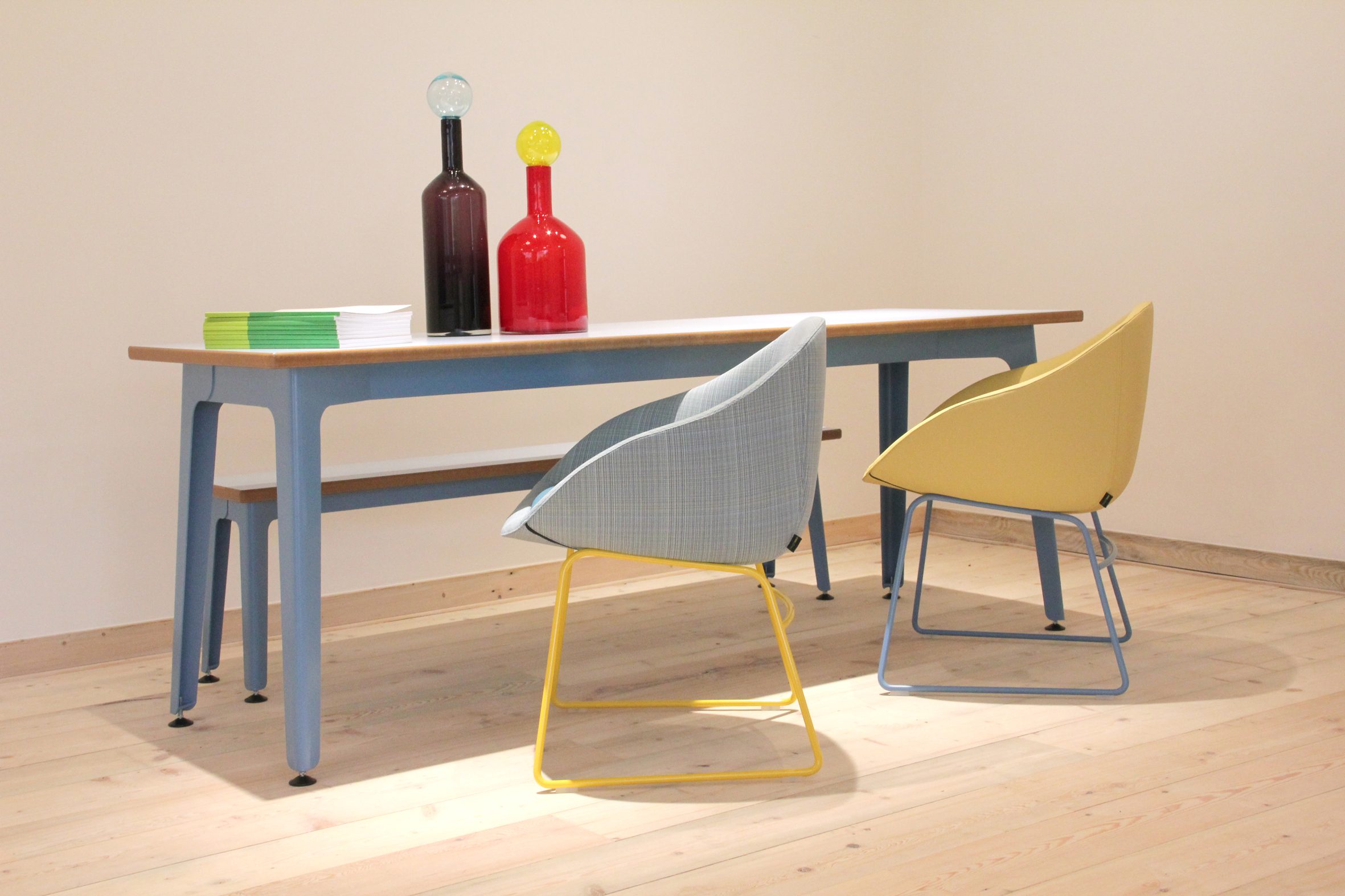 SHOWGB_ALCHBSL_ALCHBST4_YELLOW_BLUE_FLD20X9_FLDB145_HR.jpg